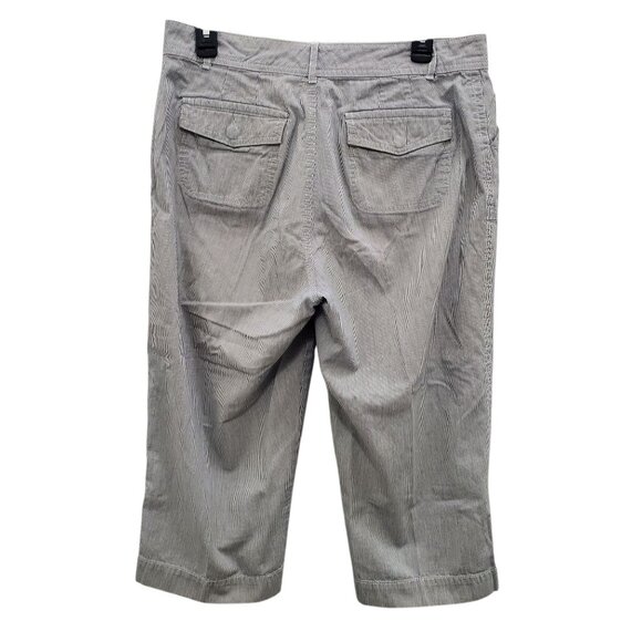 Chico's Women's Gray White Pinstripe Flat Front Cotton Cropped Leg Pants 1.5 - Picture 7 of 8